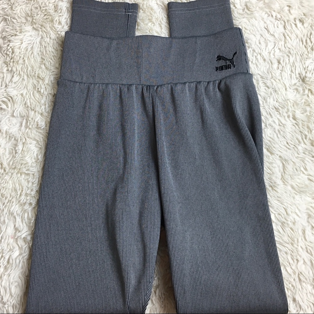 Puma gray and black ribbed athletic leggings M